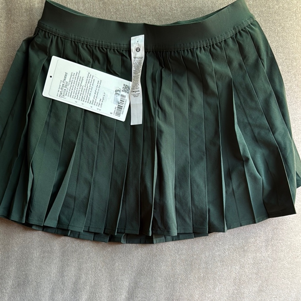 Lululemon Athletica Forest Green Pleated Skirt